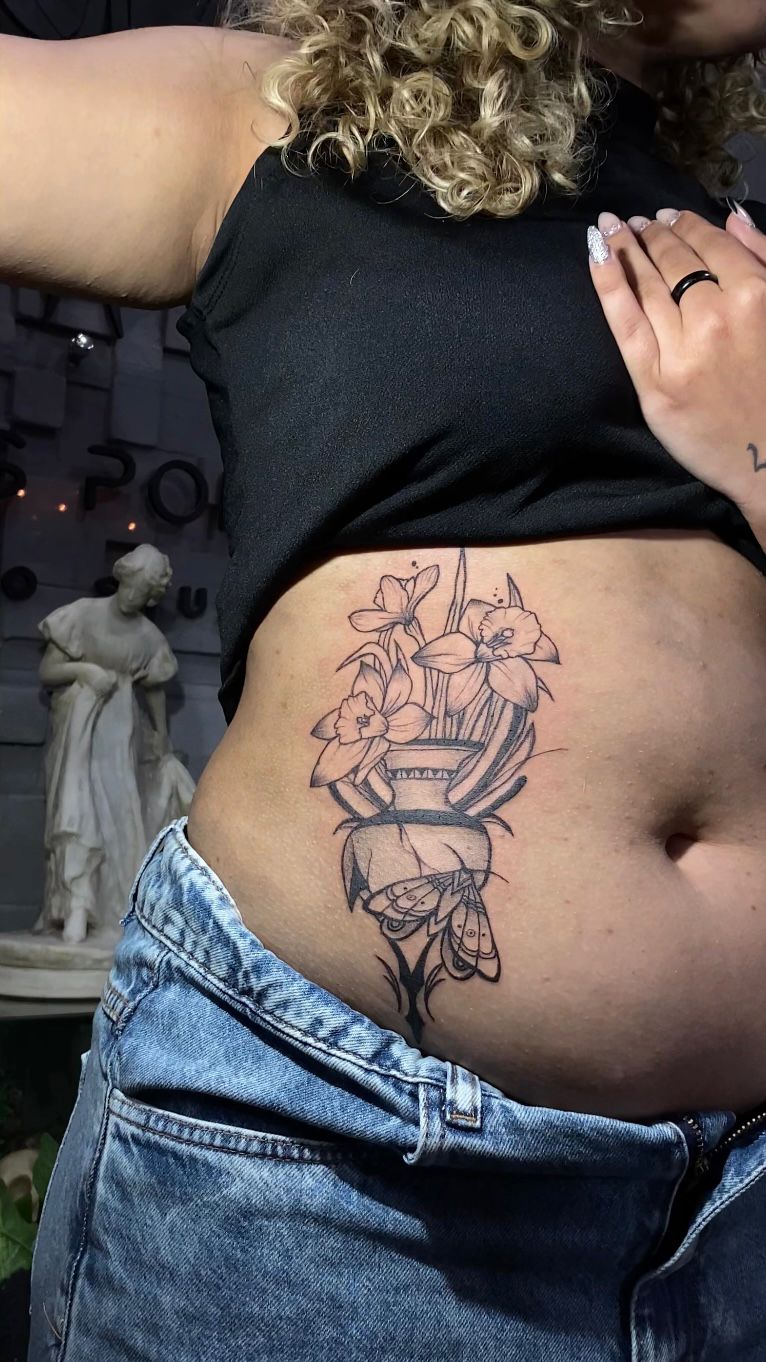 Tatuagem da Ari - Studio Jonatas Ponciano